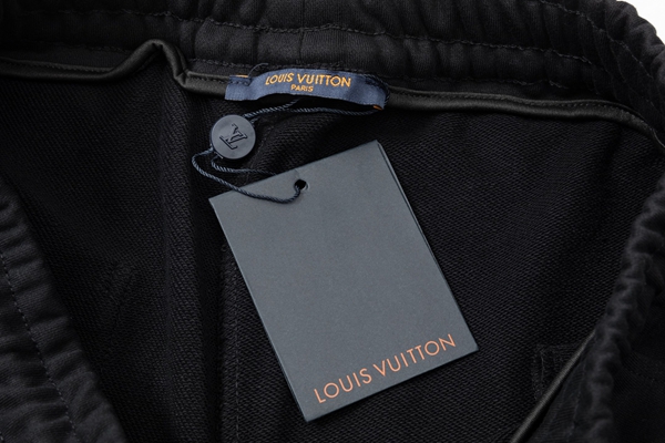 ブランドハーフパンツ背面デザイン